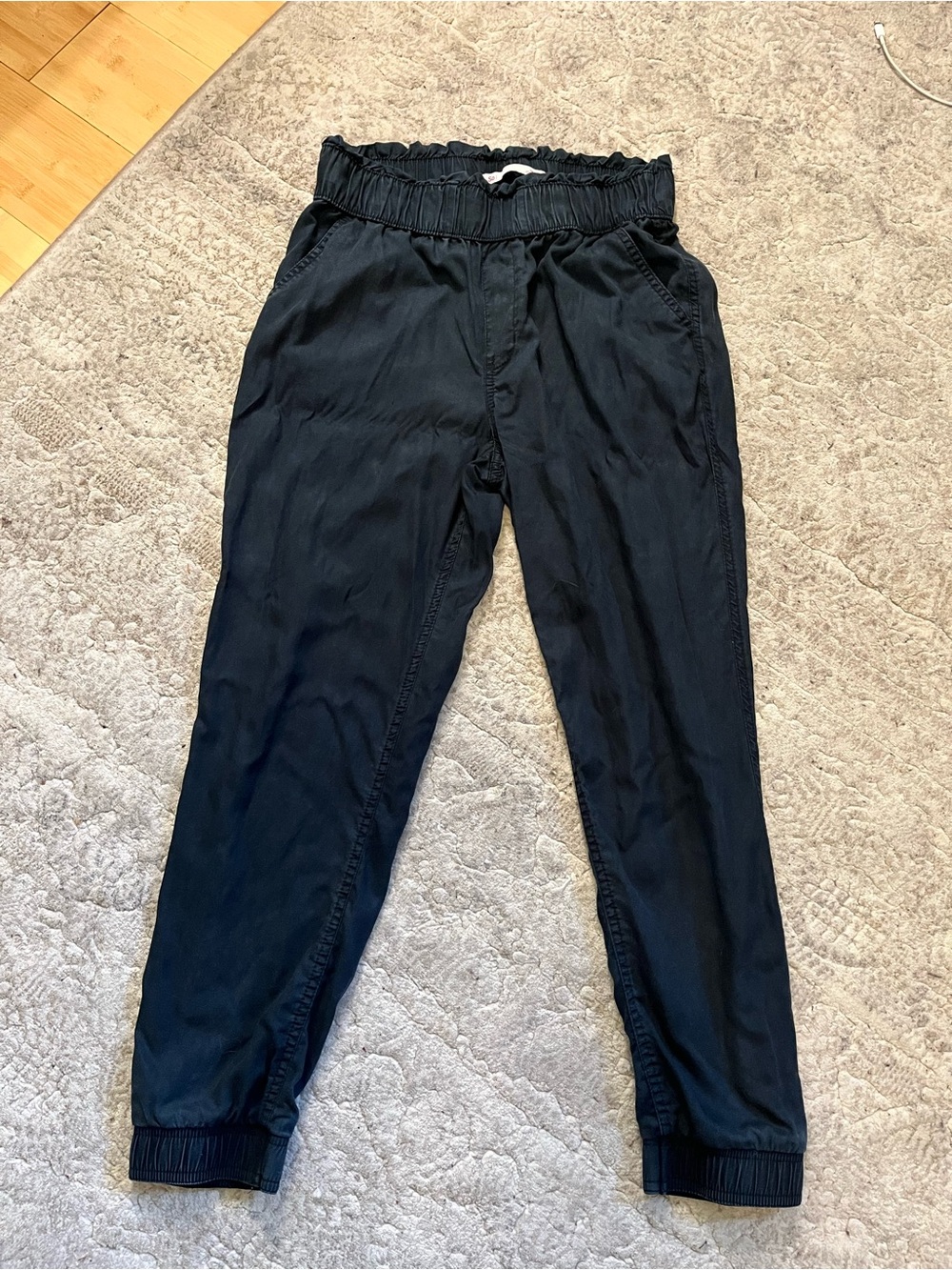SO Lyocell Women’s high rise Navy cropped jogger M